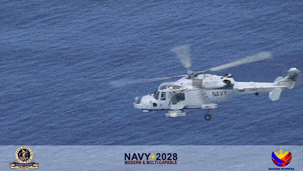 菲律宾海军精锐尽出，在黄岩岛附近直接开火，不料下一幕彻底破防