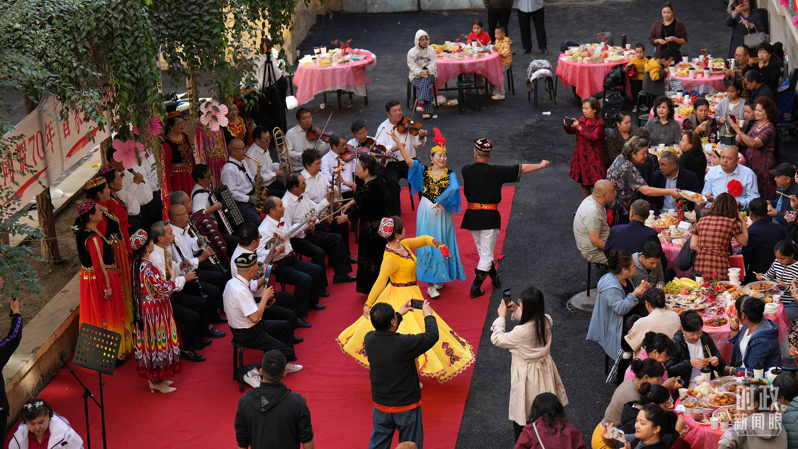 时政新闻眼丨历史性的新疆之行开启，传递哪些重要信息