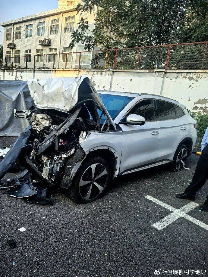 比亚迪车主多处骨折，其妻发声：往后日子不知怎么过！陈震车祸后再度致歉
