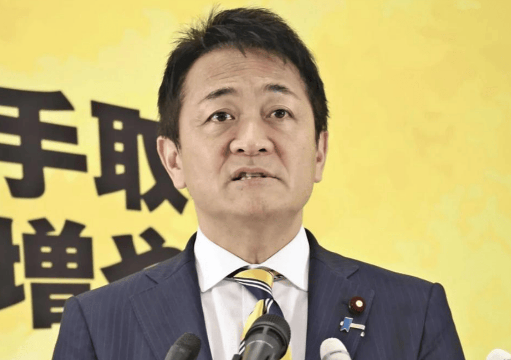 拒绝放弃首相宝座，高市早苗开始自救，不料已冒出一个强劲对手