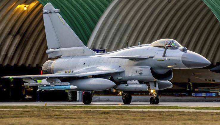 怕被歼10抢单了？美媒：暂停八年后，法国紧急向埃及交付阵风战机