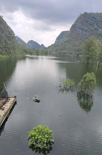 百色多个村庄被困水中已超半月，长涝难退为何重演？