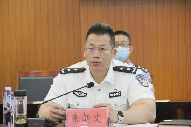 市委书记和县长同场踢球，谁赢了？|豫观察