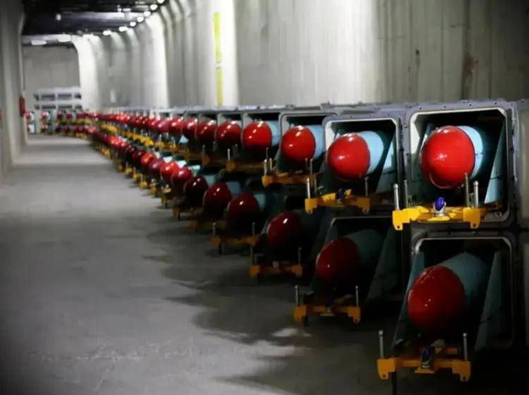 难怪特朗普对伊朗怂了，美国情报部门评估结果出炉，确实没法打了