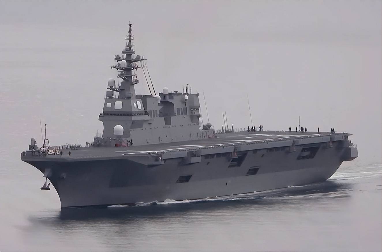 来真的了？外媒：055当着日本航母的面，发射鹰击20！海军反舰三巨头正式登场？